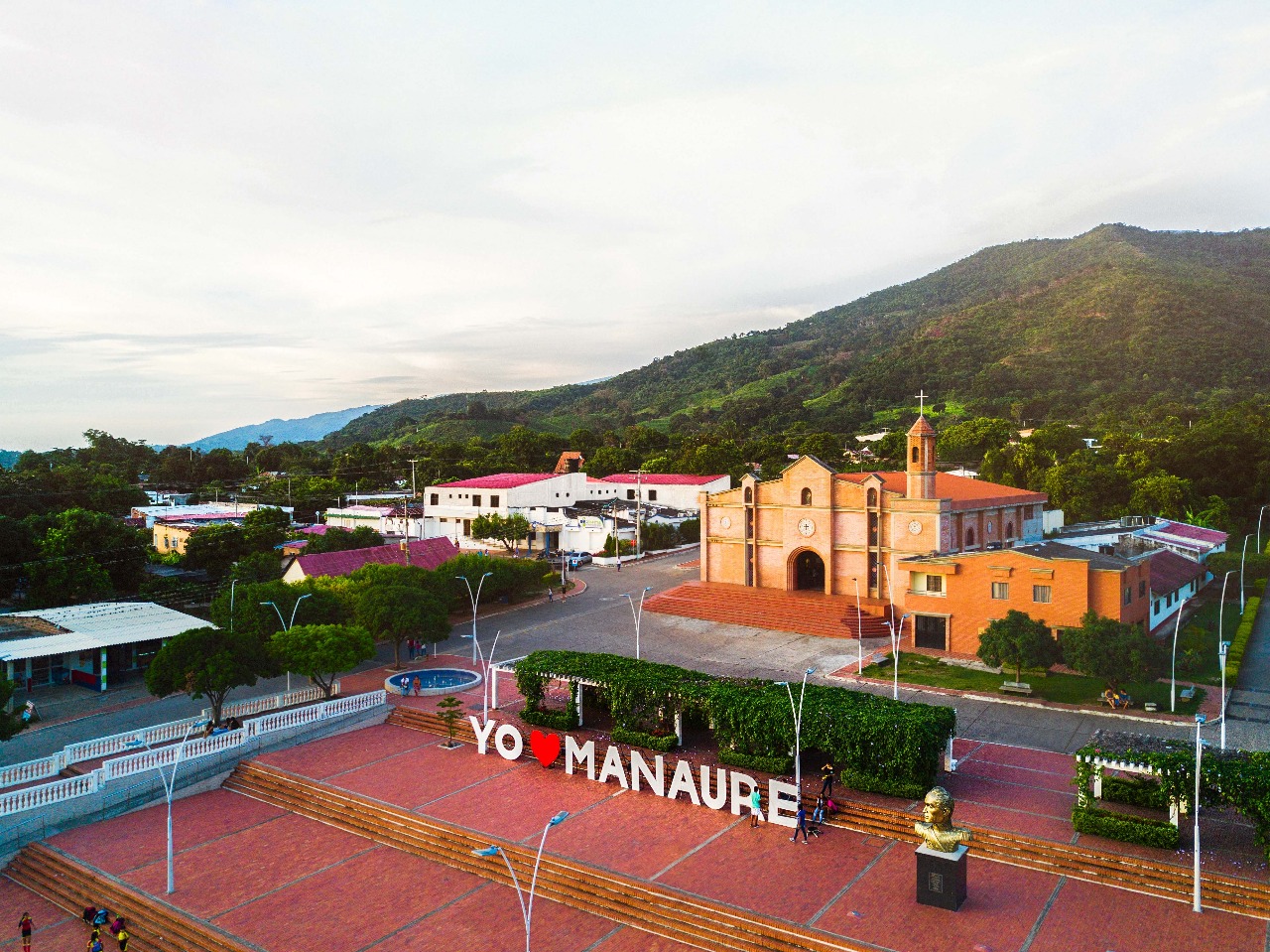 Imagen de presentación de MANAURE